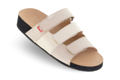 therapeutische_drieband_sandaal_beigenubuck_1
